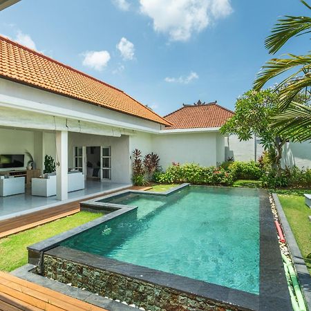 Modern 3 Bedrooms Villa Beach Walking Distance سمينياك المظهر الخارجي الصورة